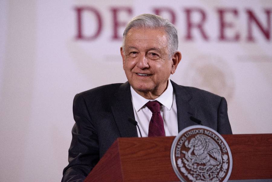 Hoy INE decidirá sobre libro de AMLO y si lo prohíbe o no