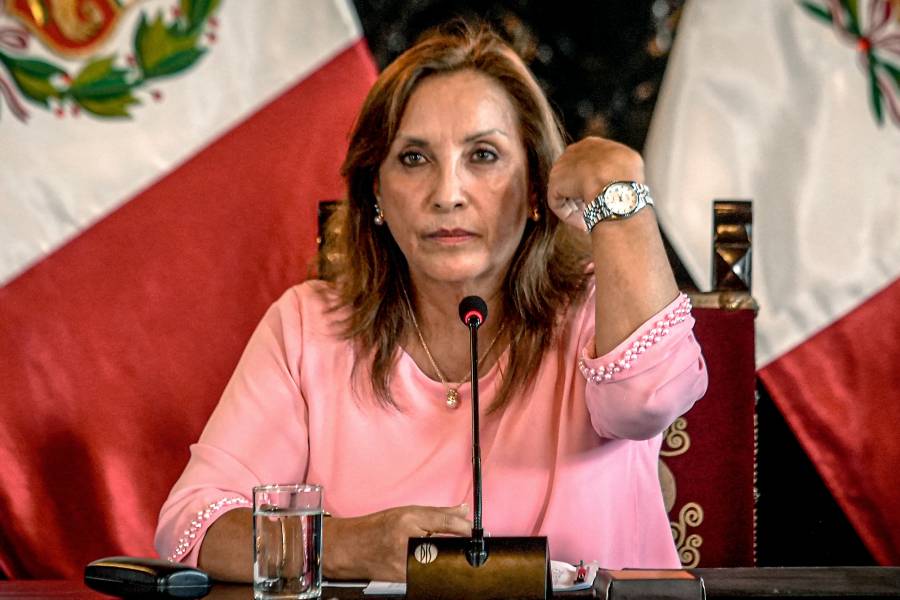 Rolex fueron prestados, dice Dina Boluarte