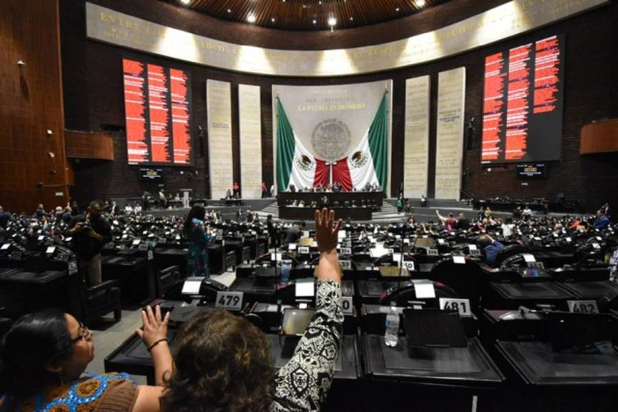 Aprueba Pleno licencias de siete diputados del grupo parlamentario de Morena