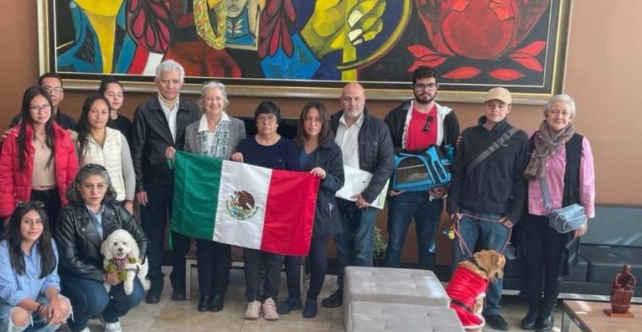 Regresa personal diplomático mexicano tras cierre de embajada en Ecuador