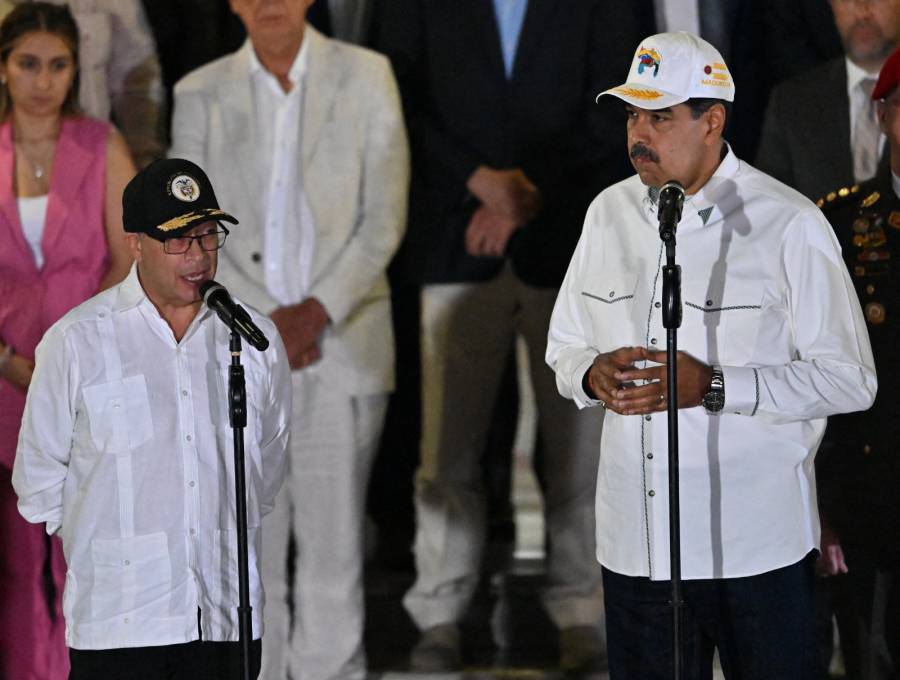 Petro aboga en reuni&oacute;n con Maduro por 