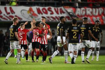 Estudiantes lo dio vuelta y venci&oacute; 2-1 a The Strongest en la Copa Libertadores