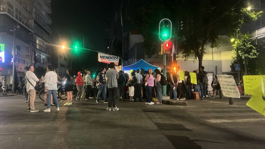 Vecinos de la Benito Juárez bloquean vialidades por agua contaminada