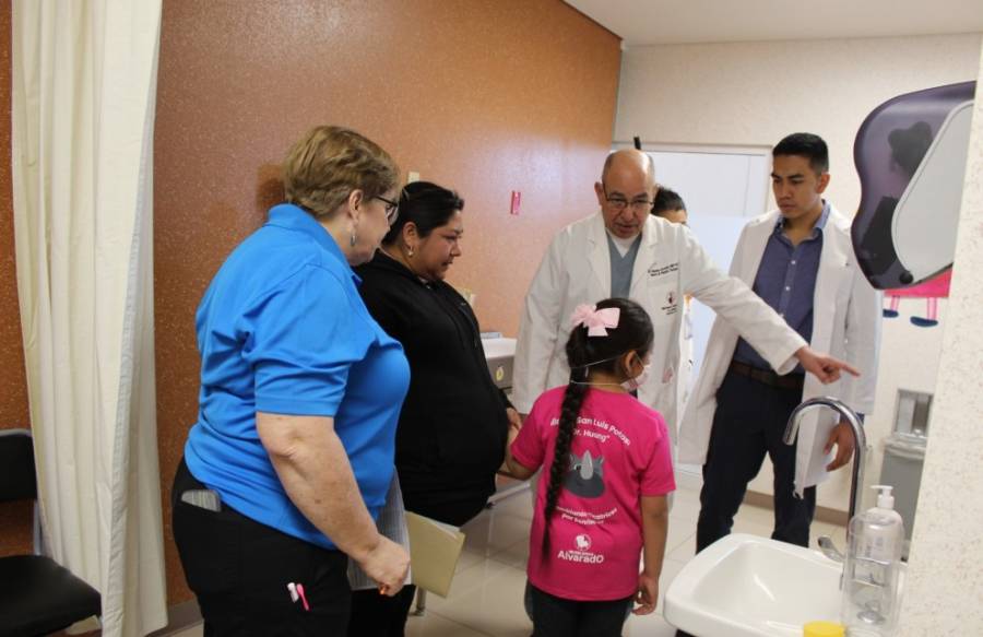 Hospital Central y fundación Rino-Q se unen para atender a infantes con secuelas de quemaduras