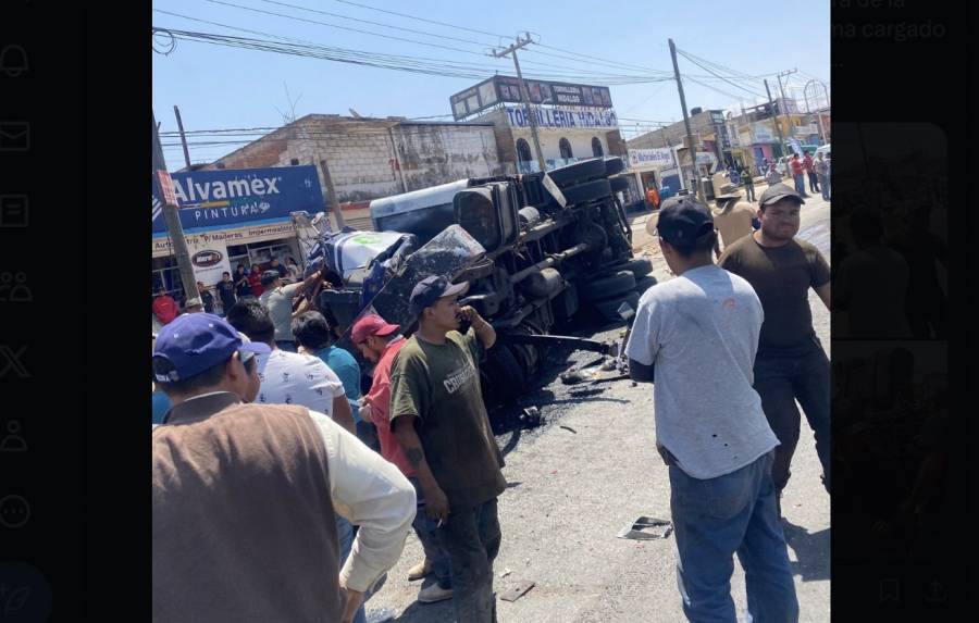 Choque de tractocamión en la México-Tuxpan deja un muerto