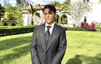 ¿Ser&aacute;? Christian Nodal cambia de imagen y lo comparan con Johnny Depp