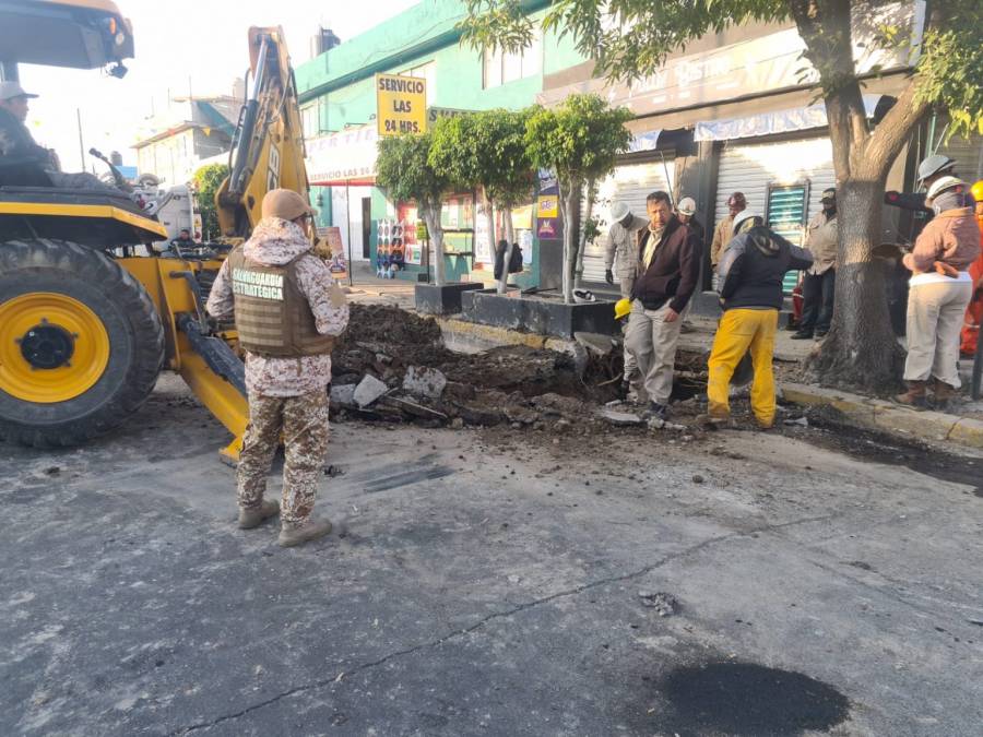 Trabaja Protección Civil estatal en sellado de toma clandestina de hidrocarburo detectada en Nezahualcóyotl