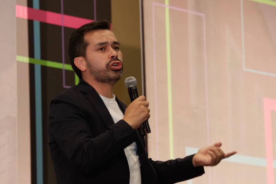 Jorge Álvarez Máynez denuncia retirada de la canción 