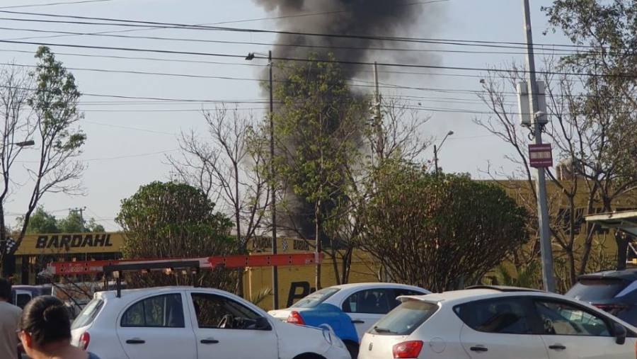 Reportan caída de aeronave en Avenida del Imán en Coyoacán, CDMX   