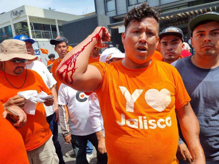 Se arma pleito campal entre morenistas y emecistas afuera de debate por Tlaquepaque