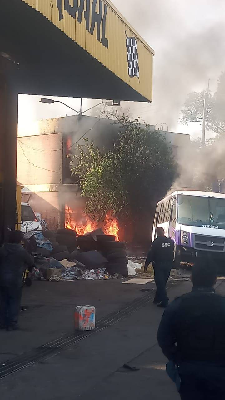 Se desploma helic&oacute;ptero al interior de casa en Coyoac&aacute;n