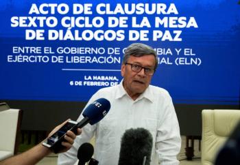 Gobierno de Colombia y el ELN descongelan conversaciones de paz en Venezuela