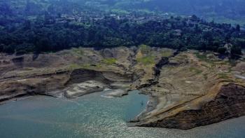 Ecuador suspende labores por dos días por crisis eléctrica