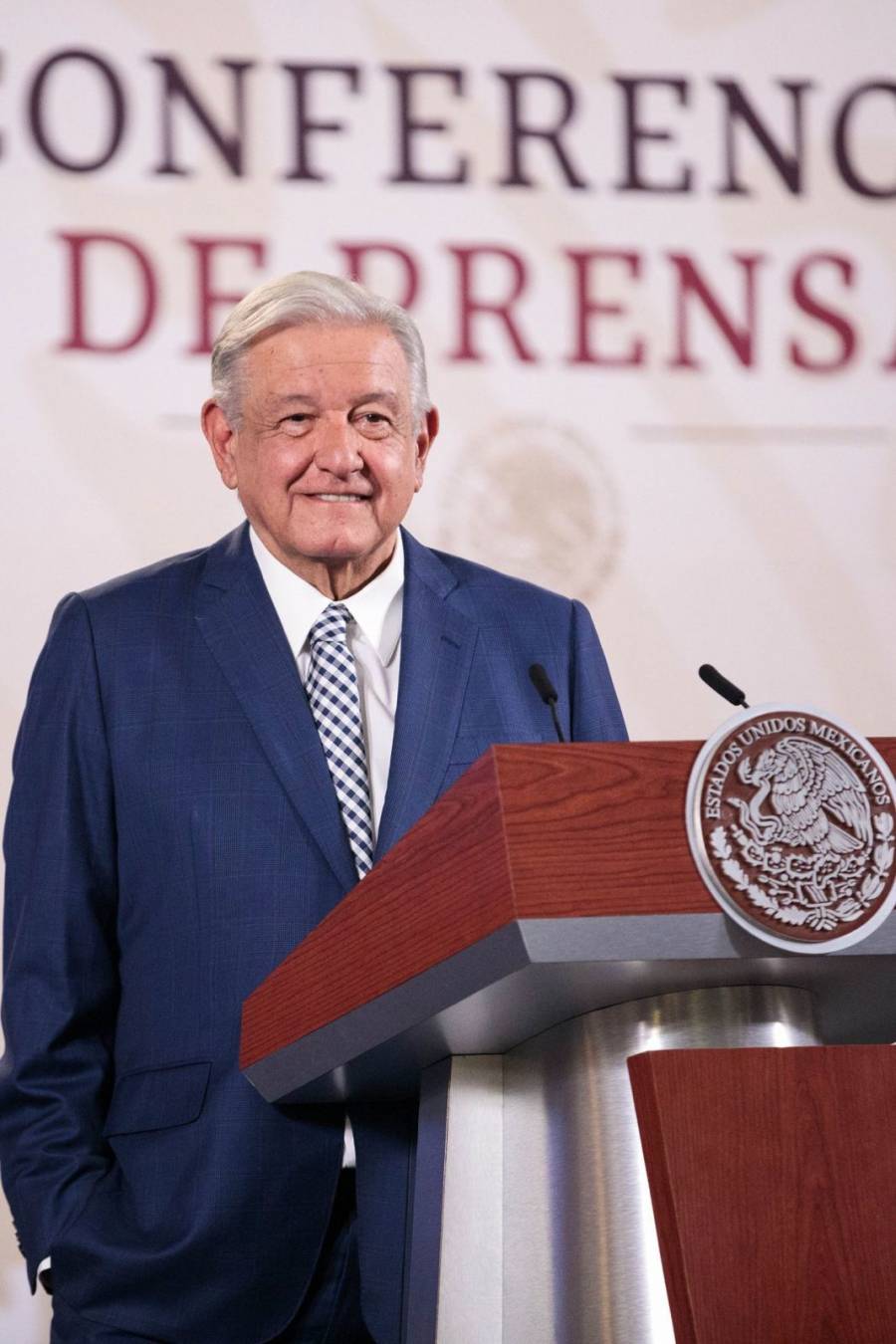 Candidatos en autos de s&uacute;per lujo es un pecado social: AMLO
