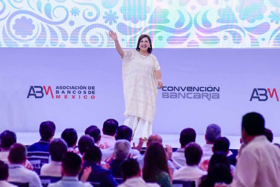 Xóchitl Gálvez promete a banqueros una “economía libre y moderna”