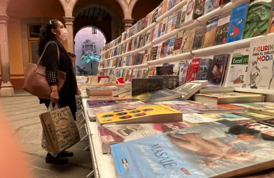 Encuentra grandes ofertas de libros, en caja real de la UASLP