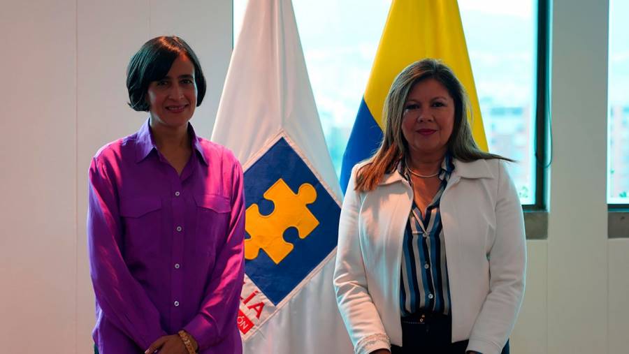 Ministra de Ambiente anuncia acuerdo con la Fiscal General para frenar a mafias que deforestan la Amazon&iacute;a