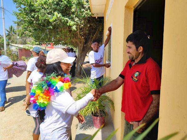 Danae Marín Acevedo inicia campaña con visita casa por casa en San Nicolás