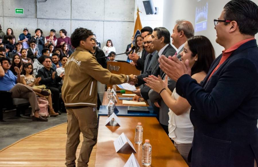LXI Semana de la Facultad de Ciencias de la UASLP: Un Puente entre Teoría y Tecnología