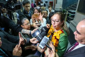 Pide licencia Azucena Cisneros como diputada local para contender por la alcald&iacute;a de Ecatepec
