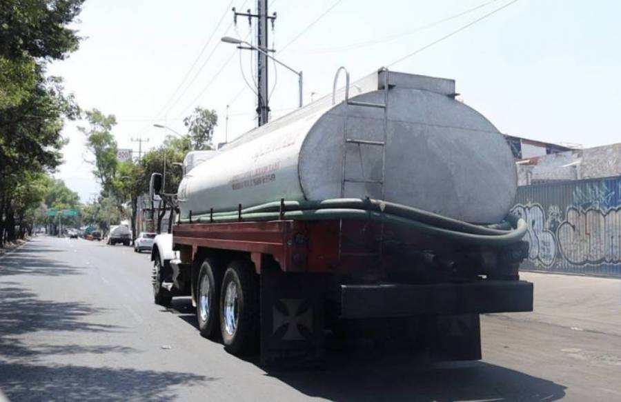 Incrementa el servicio de pipas por crisis hídrica y ola de calor