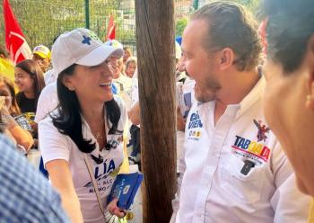 L&iacute;a Lim&oacute;n denuncia falta de apoyo gubernamental durante recorrido por la colonia Lomas de los &Aacute;ngeles Tetelp&aacute;n