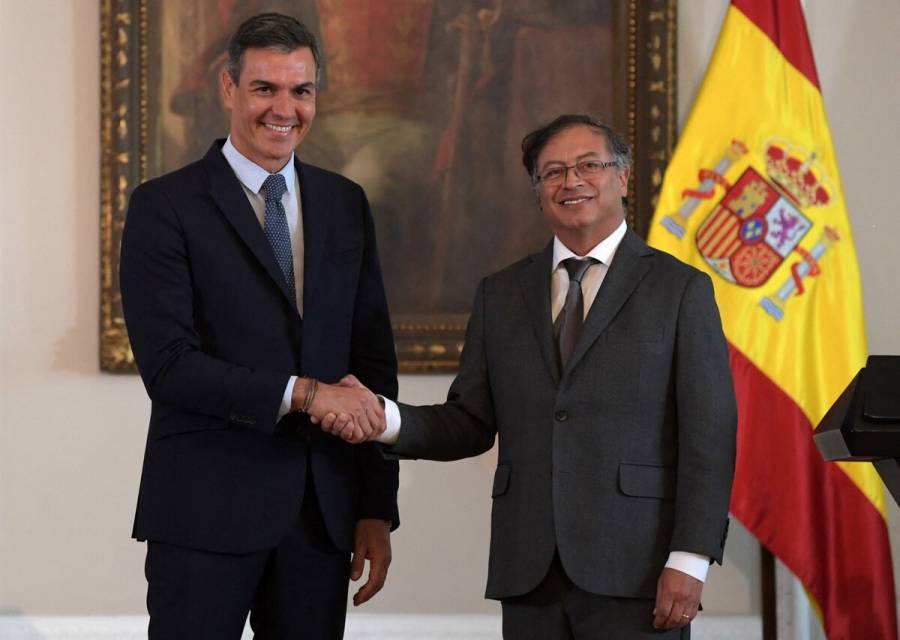 Gustavo Petro se solidariza con Pedro S&aacute;nchez por investigaciones a su esposa