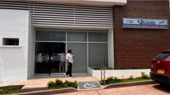 Petro hace entrega oficial del nuevo Centro Médico del corregimiento Media Luna en Cesar