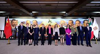 Delfina G&oacute;mez recibe al Embajador de China, Zhang Run, en Palacio de Gobierno