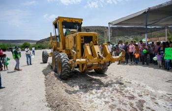 Habitantes de Escalerillas respaldan obra de unidad deportiva