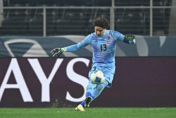 Desalentador fin de semana para futbolistas mexicanos en Europa: Ochoa y Montes descienden de categor&iacute;a