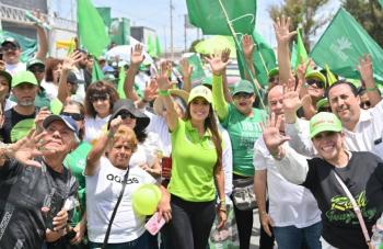 Ruth Gonz&aacute;lez promete doblar apoyos econ&oacute;micos para adultos mayores