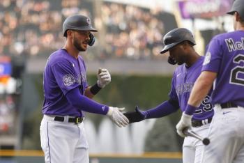 Venezolano Altuve brilla en segundo triunfo de Astros ante Rockies en M&eacute;xico
