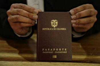 Gustavo Petro desmiente a Cancillería y dice que no pedirá pasaporte a venezolanos