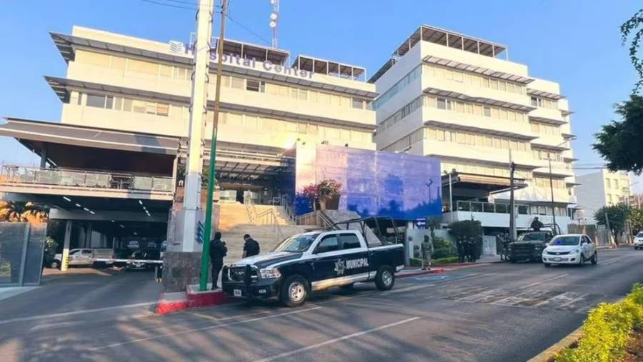 Hombres armados irrumpen en hospital y asesinan a paciente en Cuernavaca