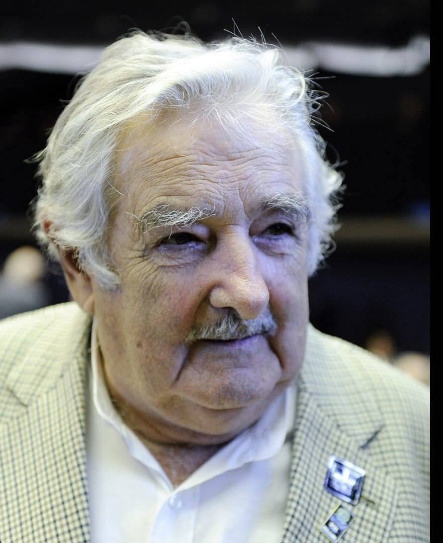 AMLO manda abrazo a Pepe M&uacute;jica tras conocerse que tiene un tumor