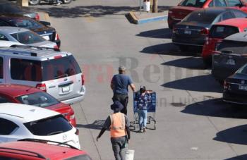 Abogados exigen a ayuntamiento obligar a empresas contar con estacionamientos gratis