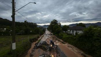 Al menos ocho muertos y 21 desaparecidos por lluvias en sur de Brasil
