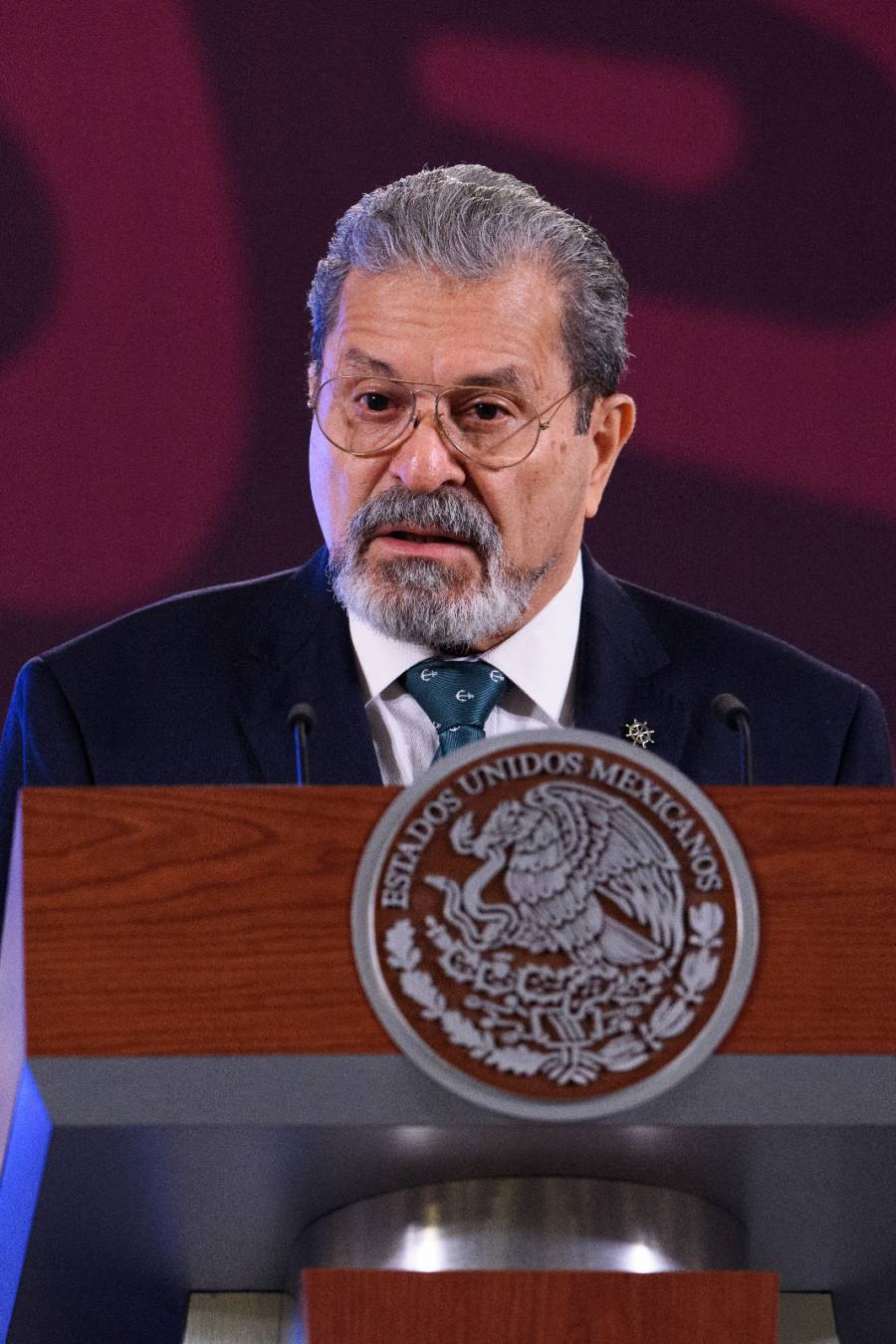 En AICM no mandaba la autoridad, ex director Velázquez Tiscareño
