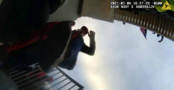 Sentenciado a cinco a&ntilde;os de prisi&oacute;n propietario de negocio que atac&oacute; a polic&iacute;a en el Capitolio de EE. UU.