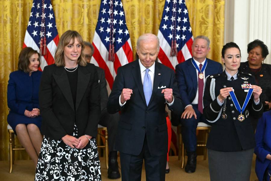Biden ataca a Trump y honra a los principales dem&oacute;cratas estadounidenses en la ceremonia de entrega de medallas