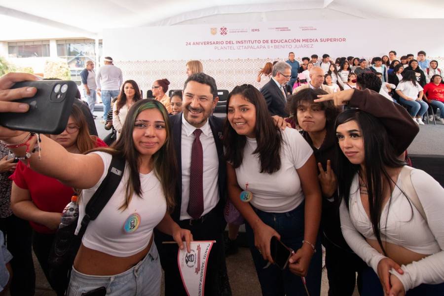 Celebra Martí Batres el 24 Aniversario del Instituto de Educación Media Superior