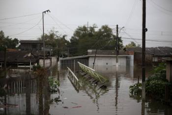 Fuertes lluvias dejan al menos 37 muertos en Brasil