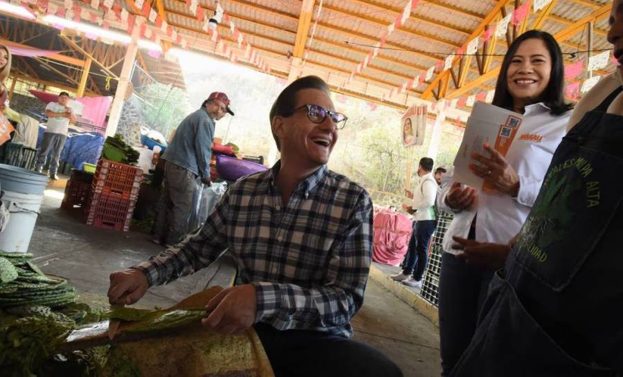 Salomón Chertorivski visita Centro de Acopio de Nopal en Milpa Alta durante su campaña por la jefatura de gobierno