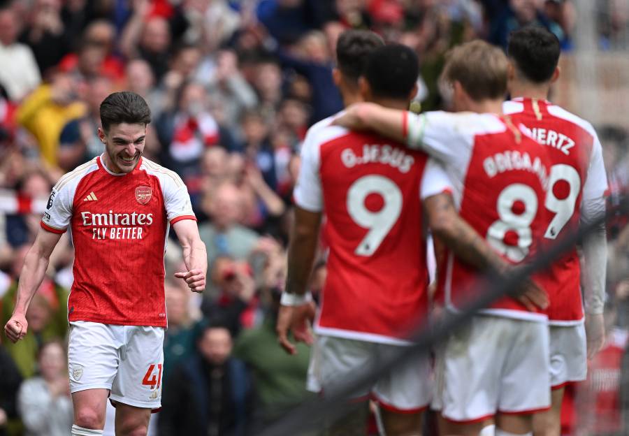 Arsenal vence al Bournemouth y se distancia en el liderato de la Premier League 