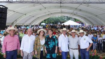 Una revisi&oacute;n de la Reforma Agraria pide Petro al Ministerio de Agricultura