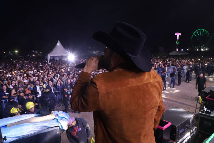 Celebran en grande 40 mil personas el Día de la Santa Cruz en la Feria Regional de Tecámac