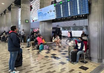Polic&iacute;a Auxiliar detiene a mujer con posible droga en el Aeropuerto Internacional de la Ciudad de M&eacute;xico