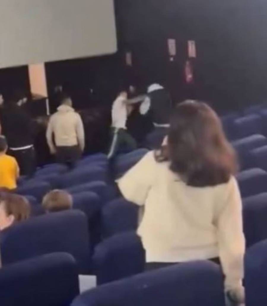 Boxeador leónes interviene en incidente de violencia en cine infantil