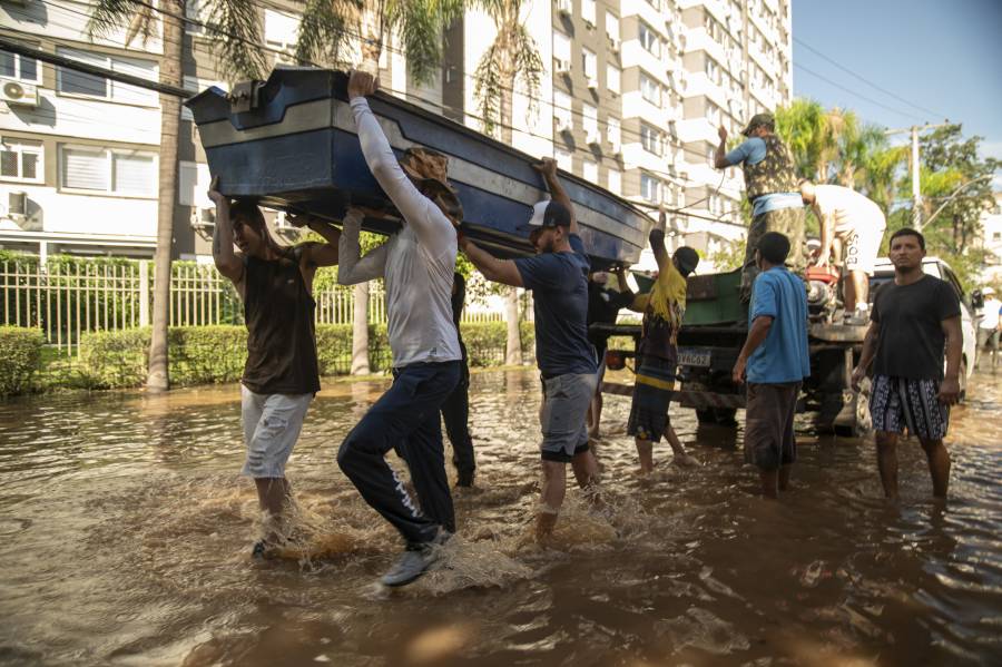 El fútbol brasileño, afectado y movilizado por las inundaciones en el sur